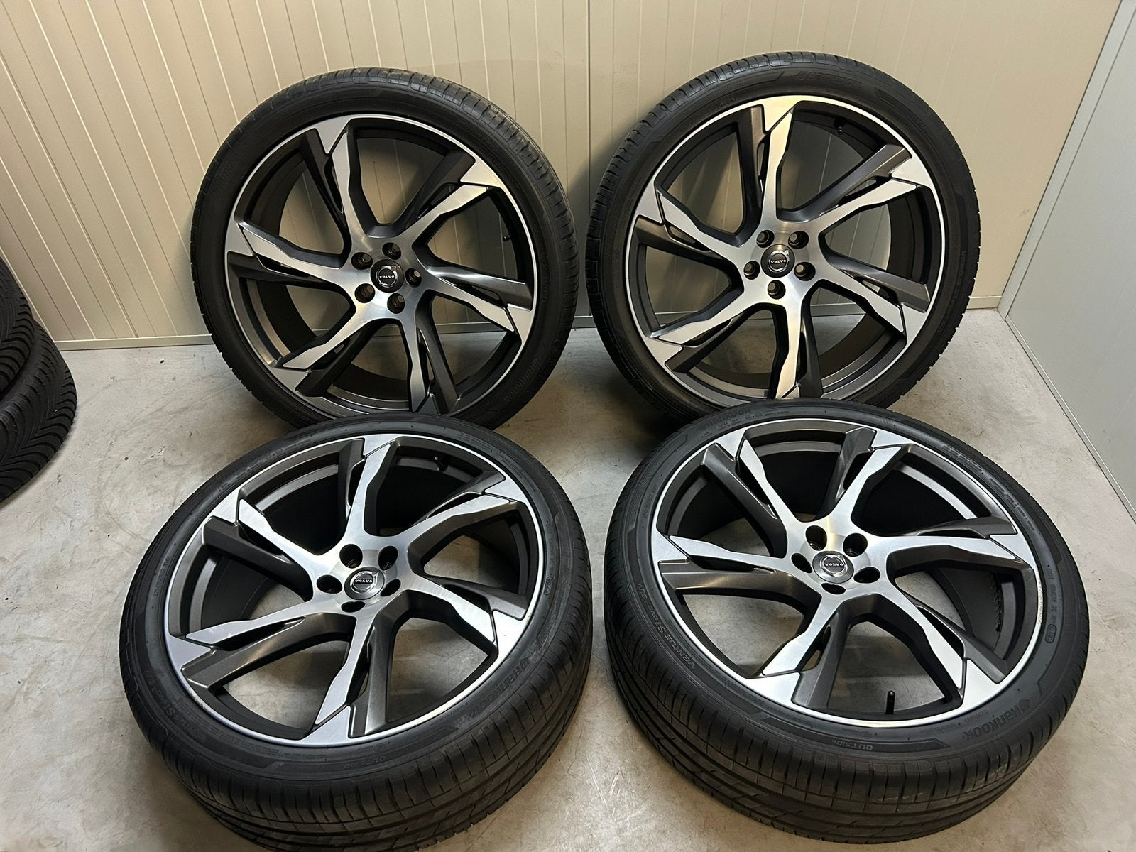 Originele Volvo XC90 22 inch Hankook 2023/2024, Ophalen, Gebruikt, 275 mm, Banden en Velgen