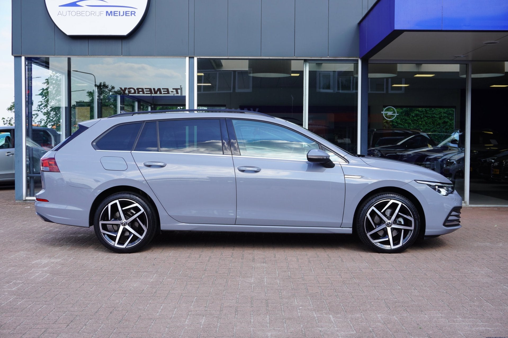 Volkswagen Golf Variant 1.5 eTSI Style | Automaat | Airco |, Stof, 4 cilinders, 700 kg, Origineel Nederlands