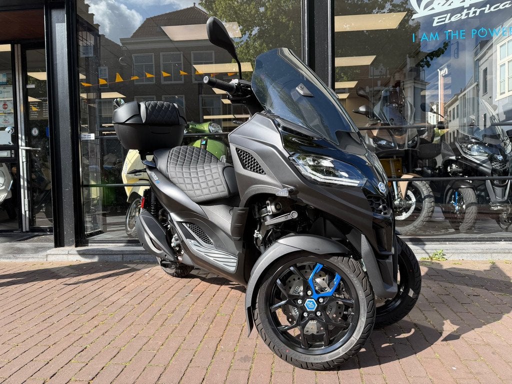 Piaggio 310 MP3 HPE Sport 2026 | SPECIAL | FULL-OPTIONS | 99, Motoren, Motoren | Piaggio, Scooter, Bedrijf, 310 cc, 12 t/m 35 kW