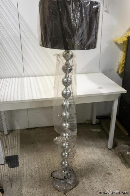 Online Veiling: Vloerlamp, Nieuw