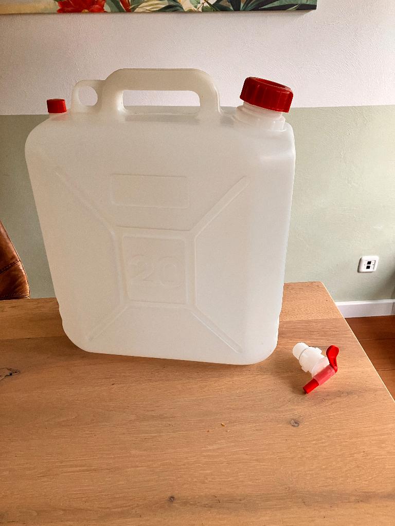 Jerrycan watertank 20 liter zgan ranjaton. Waterreservoir, Caravans en Kamperen, Ophalen of Verzenden, Zo goed als nieuw