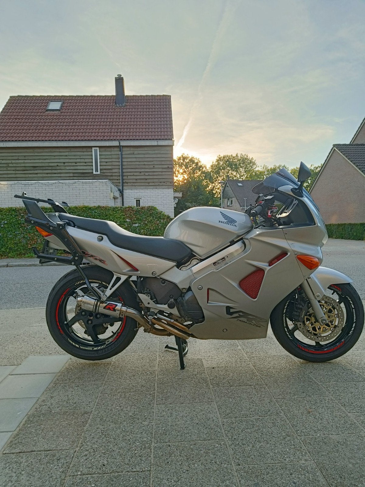 Honda VFR 800Fi RC46 Zilver, Motoren, Handvatverwarming, 4 cilinders, Motorrijbewijs A, Gebruikt