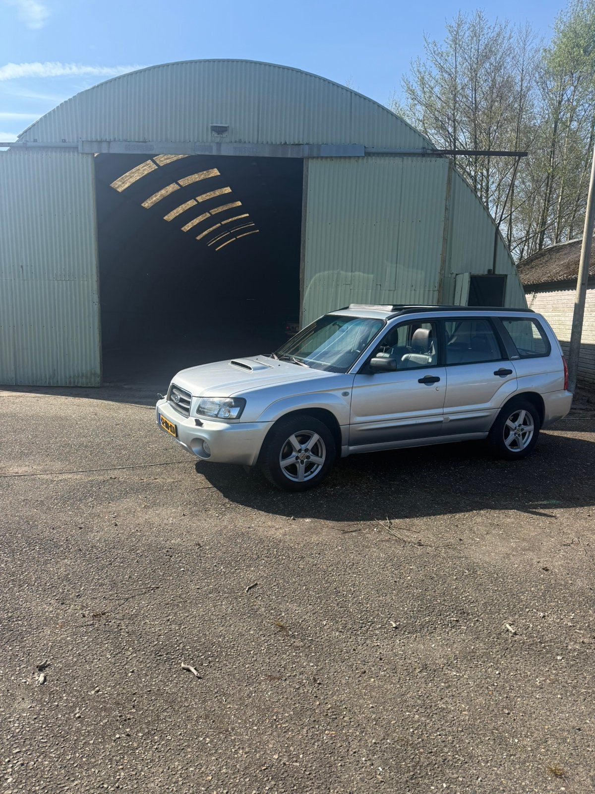 Subaru Forester 2.0 XT AUT 2003 Grijs lees tekst!, Auto's, Subaru, 1800 kg, Zwart, 4 cilinders, 75 €/maand