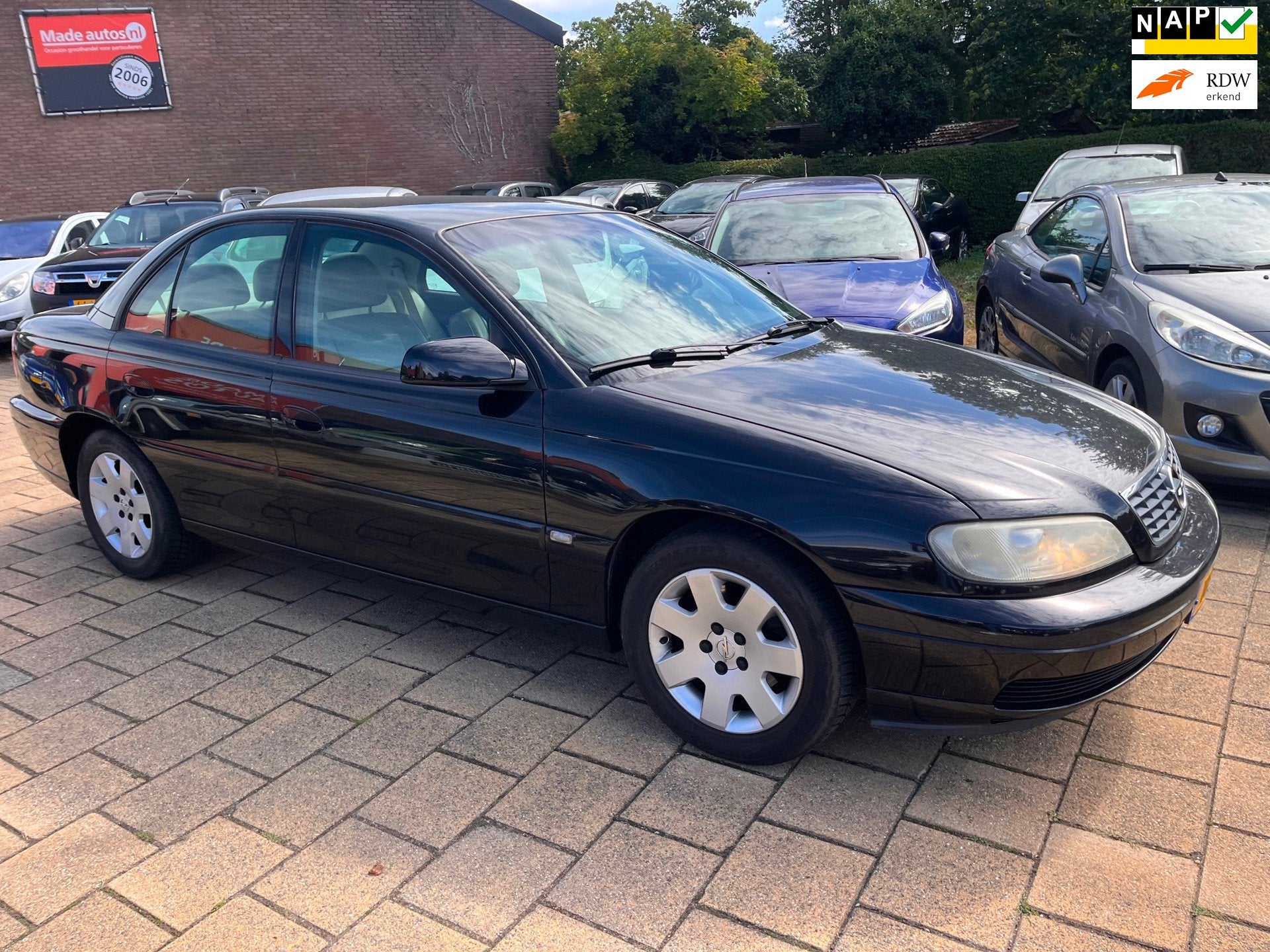 Opel Omega 2.6i V6 Onyx Edition, Auto's, Automaat, Omega, Achterwielaandrijving, 2597 cc