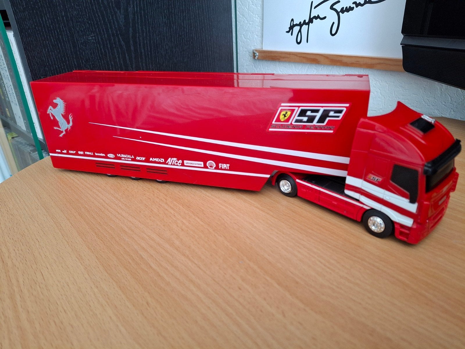 Ferrari F1 team transporter 2007 Hotwheels Mattel 1:50, Ophalen of Verzenden, Gebruikt, Formule 1