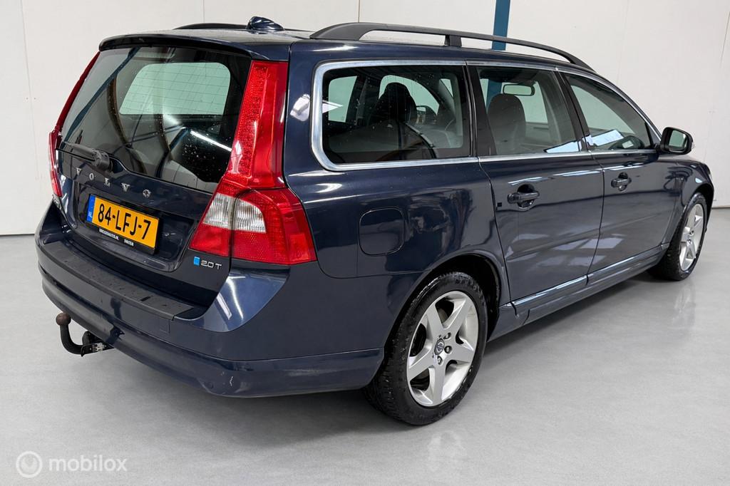 Volvo V70 2.0T Momentum LEER / NAVI, Auto's, Voorwielaandrijving, Euro 5, 4 cilinders, Blauw
