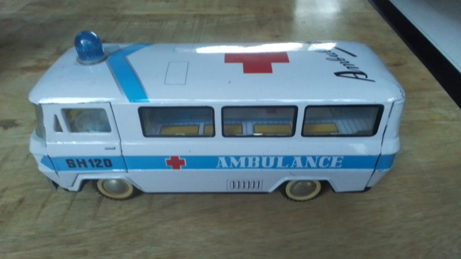 Blikken ambulance, Ophalen, Overige merken