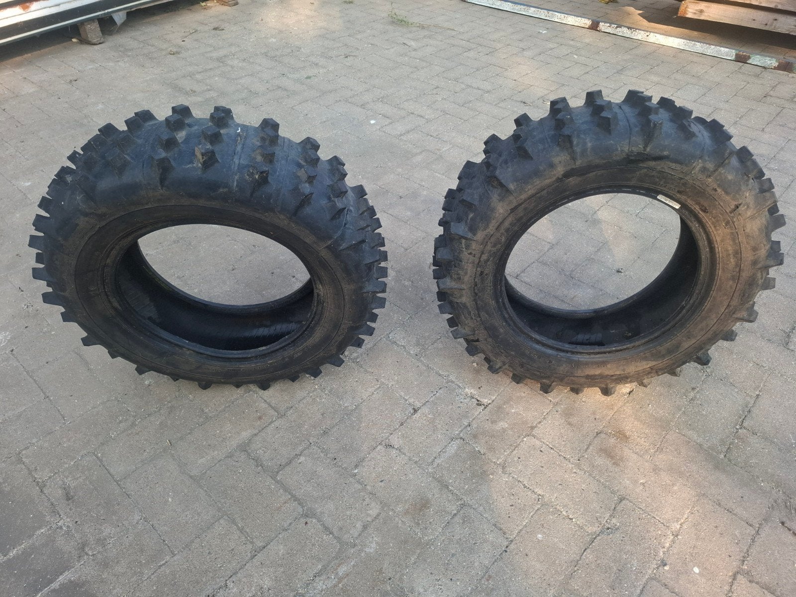 Noppenbanden 185/65R14, Auto diversen, Ophalen, Gebruikt