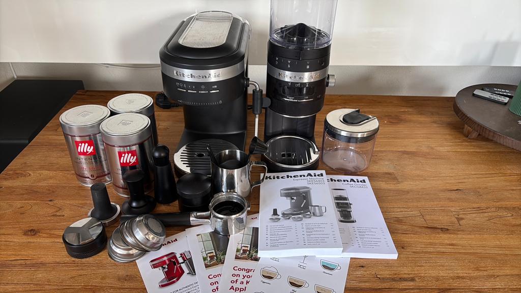 KitchenAid Espresso Machine & Koffiemolen Set, Stoompijpje, Gemalen koffie, Ophalen of Verzenden, Zo goed als nieuw