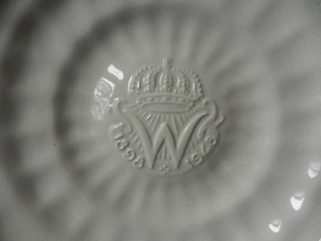 Witte schotel Porceleyne Fles Delft Kon Wilhelmina 1898-1948, Ophalen of Verzenden