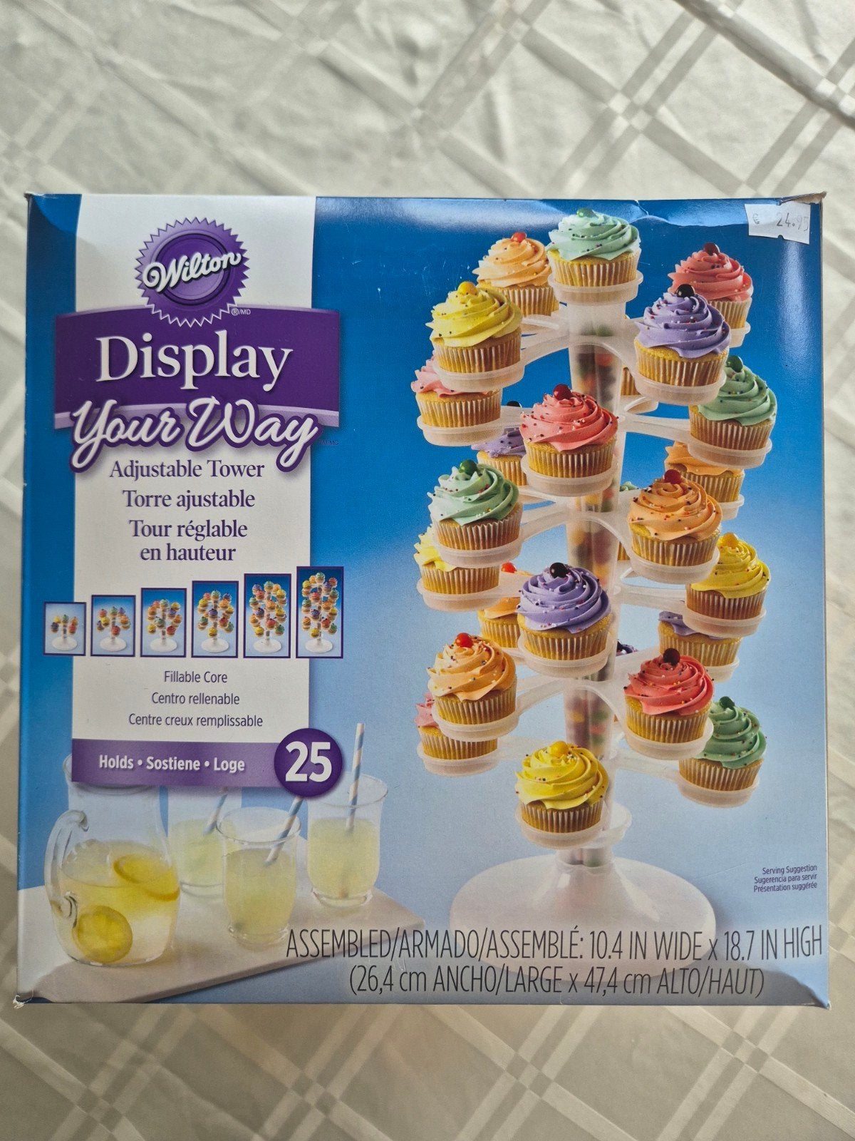 Wilton Display Your Way verstelbare cupcake toren, Hobby en Vrije tijd, Ophalen, Nieuw, Cupcakes, Serveervorm