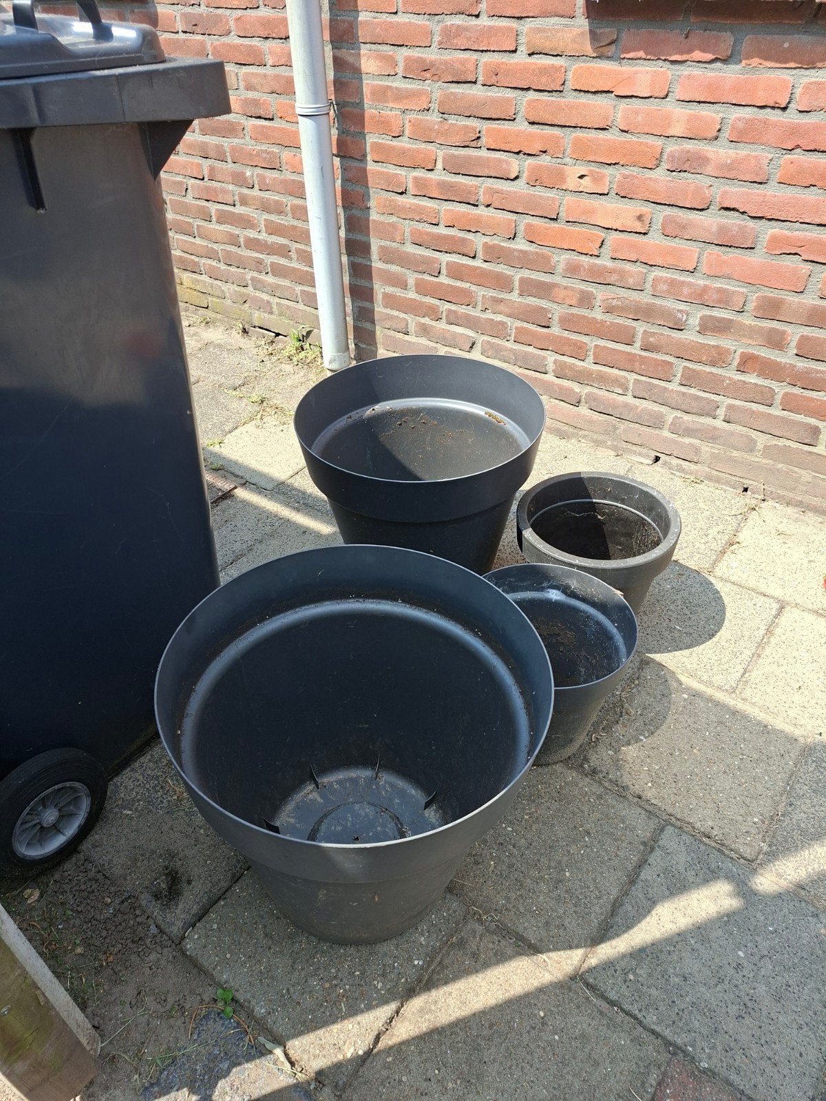 plastic buitenpotten, Tuin en Terras, Bloembakken en Plantenbakken, Ophalen, Rond, Kunststof, Minder dan 30 cm
