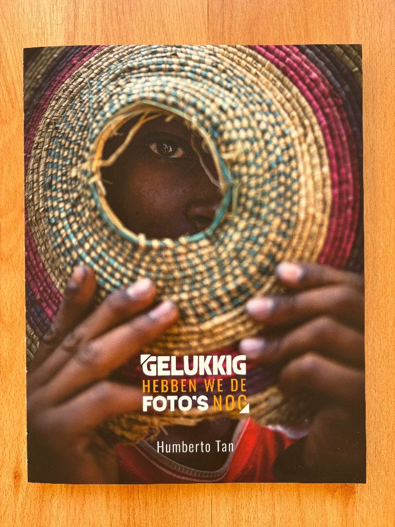 Humberto Tan - Gelukkig hebben we de foto's nog, Fotografen, Nieuw, Ophalen of Verzenden, Humberto Tan