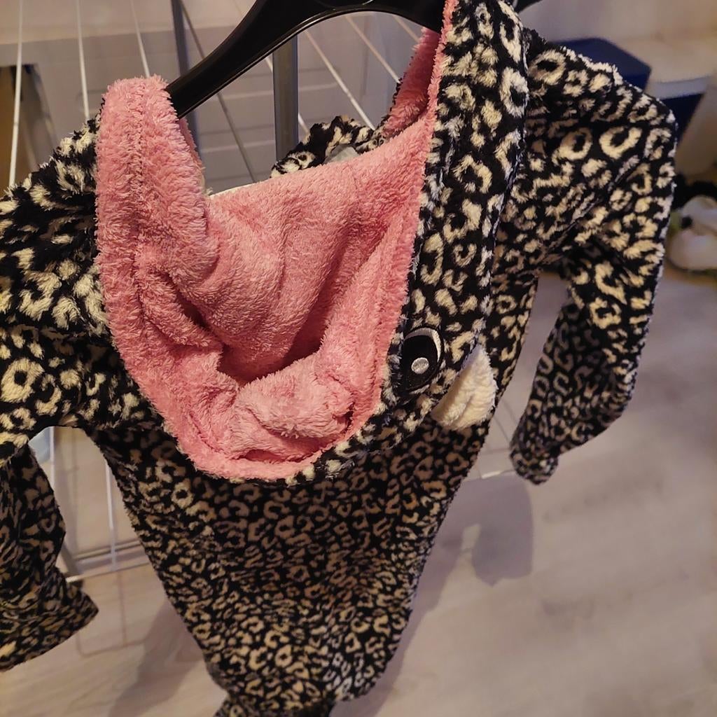 Onesie maat 122/128, Ophalen of Verzenden, Gebruikt, Jongen of Meisje, Nacht- of Onderkleding