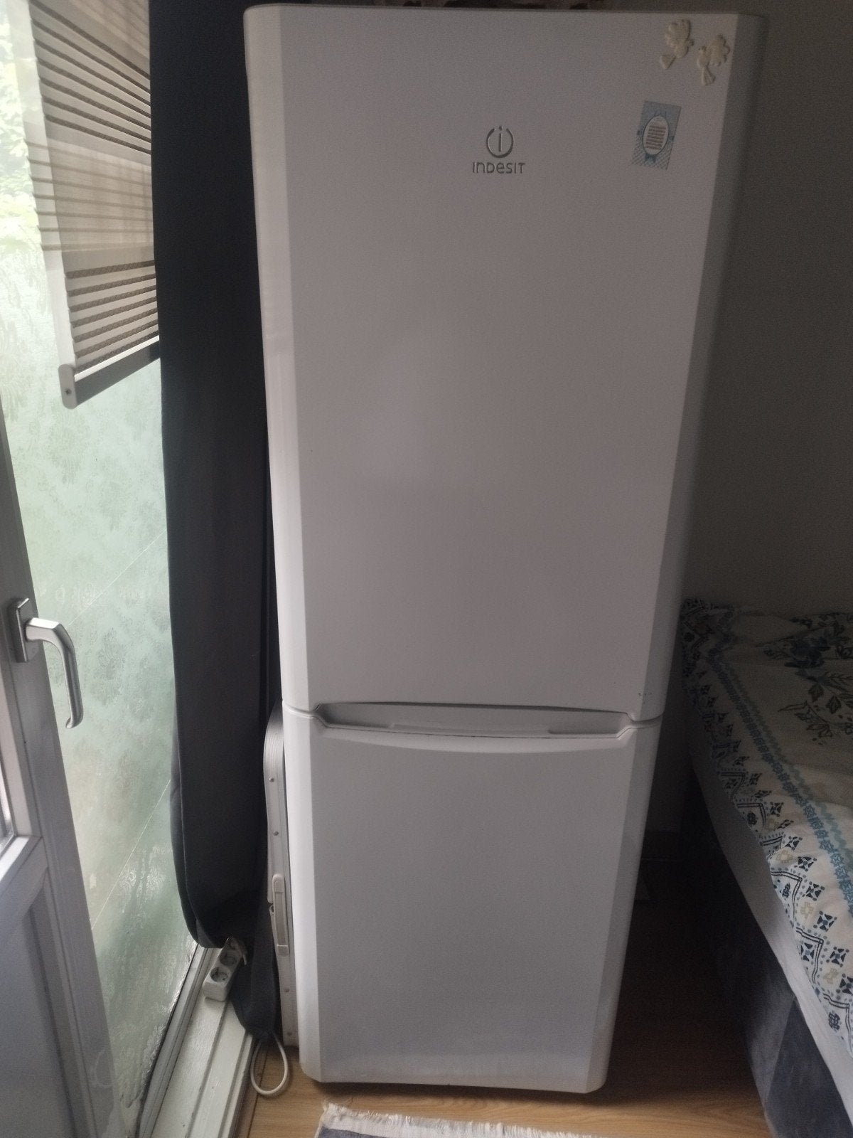 Indesit koelkast met vriesvak - Wit, zo goed als nieuw, 150 tot 200 liter, Met aparte vriezer, Zo goed als nieuw, 45 tot 60 cm