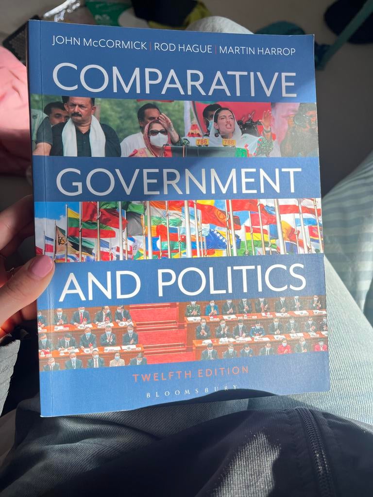 Comparative Government and Politics - Twaalfde editie, Ophalen of Verzenden, Gelezen, Politiek en Staatkunde, Wereld
