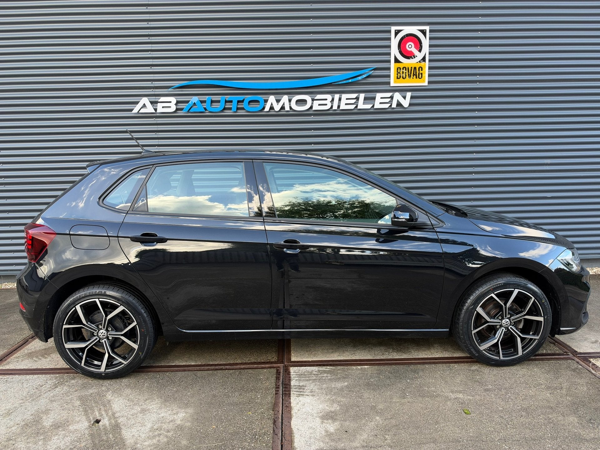 Volkswagen Polo 1.0 TSI Life LM VELGEN/ CARPLAY/ NAVI, Auto's, Voorwielaandrijving, Dealer onderhouden, Gebruikt, Euro 6