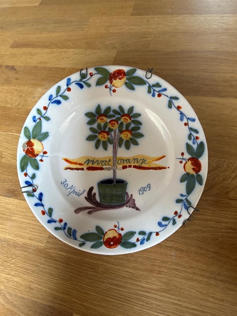 Gedenk bord  'Vivat Oranje' 1909, Ophalen