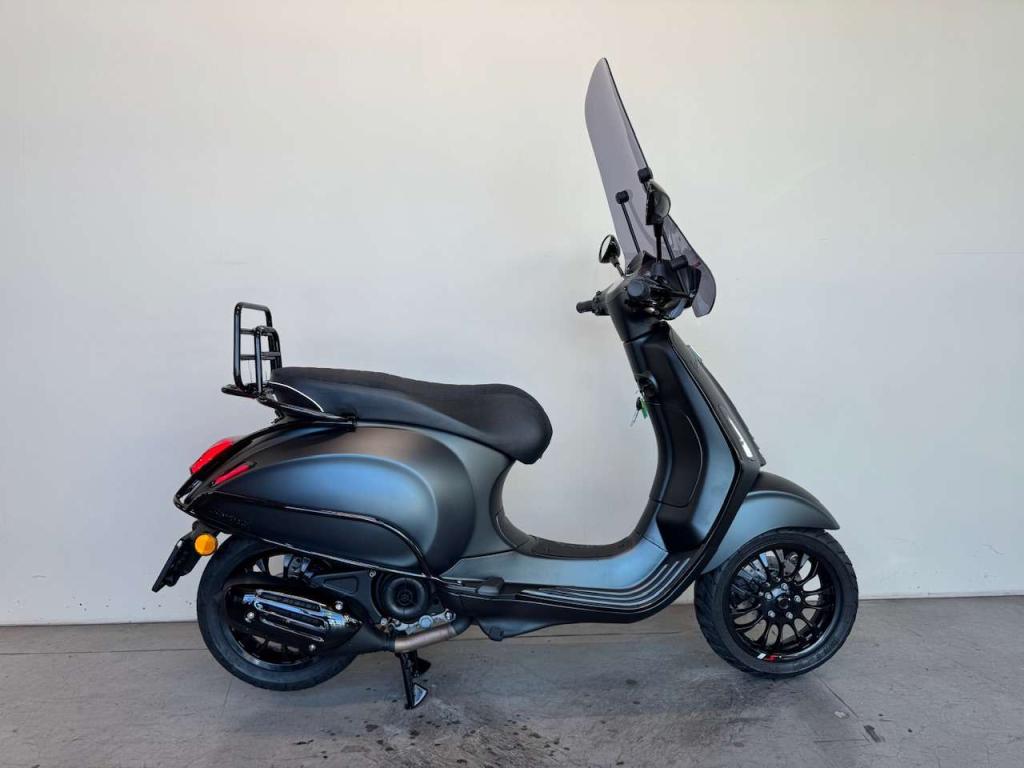 Vespa Sprint Snor 25 km/h, BWJ 2021, Steel Grey, Fietsen en Brommers, Niet ingevuld, Gebruikt, Niet ingevuld, Ophalen of Verzenden
