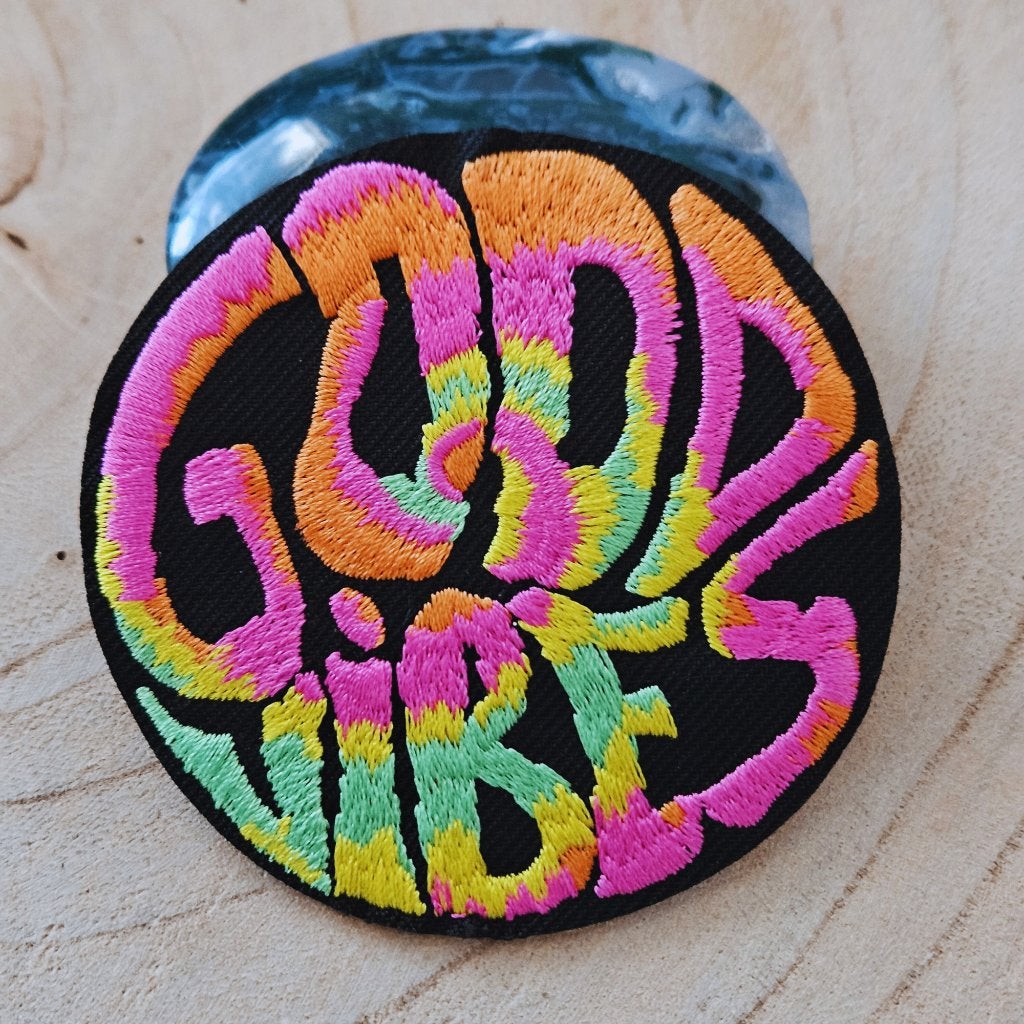 Strijk embleem applicatie Patch Good vibes , D, Nieuw, Ophalen of Verzenden, D
