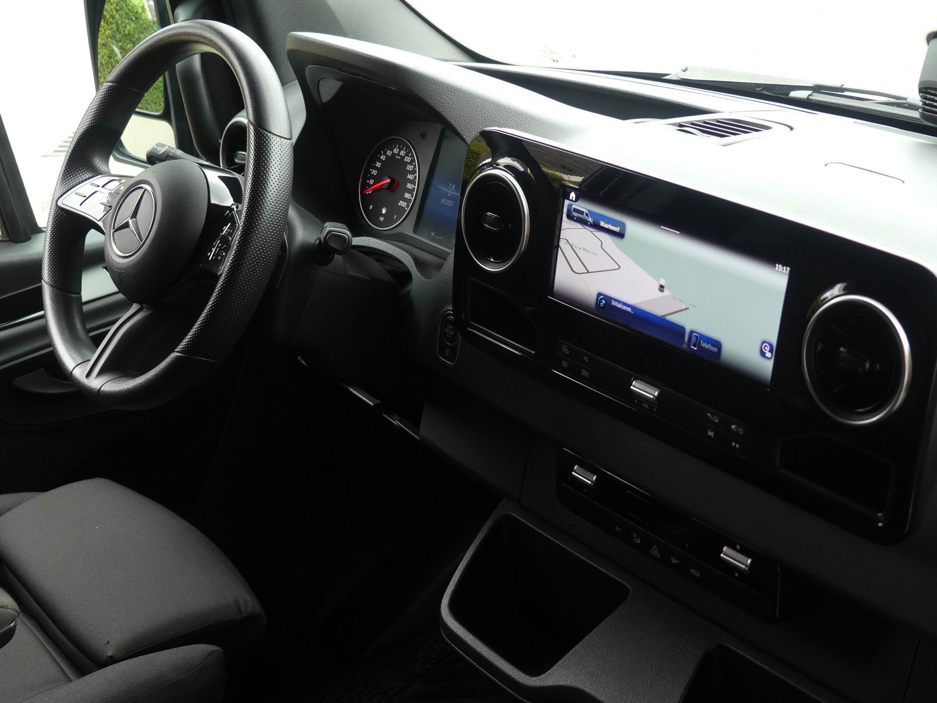 Mercedes-Benz Sprinter 317 CDI L2H2 LED/Camera/PDC/Navigatie, Auto's, Automaat, Dealer onderhouden, Achterwielaandrijving, Gebruikt