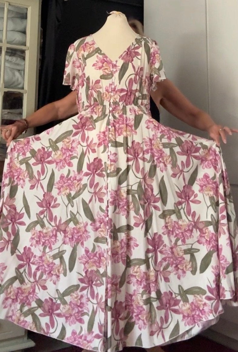 Nieuwe Dames japon met kaartje maat CL, Kleding | Dames, Jurken, Ophalen of Verzenden, Nieuw, Onder de knie