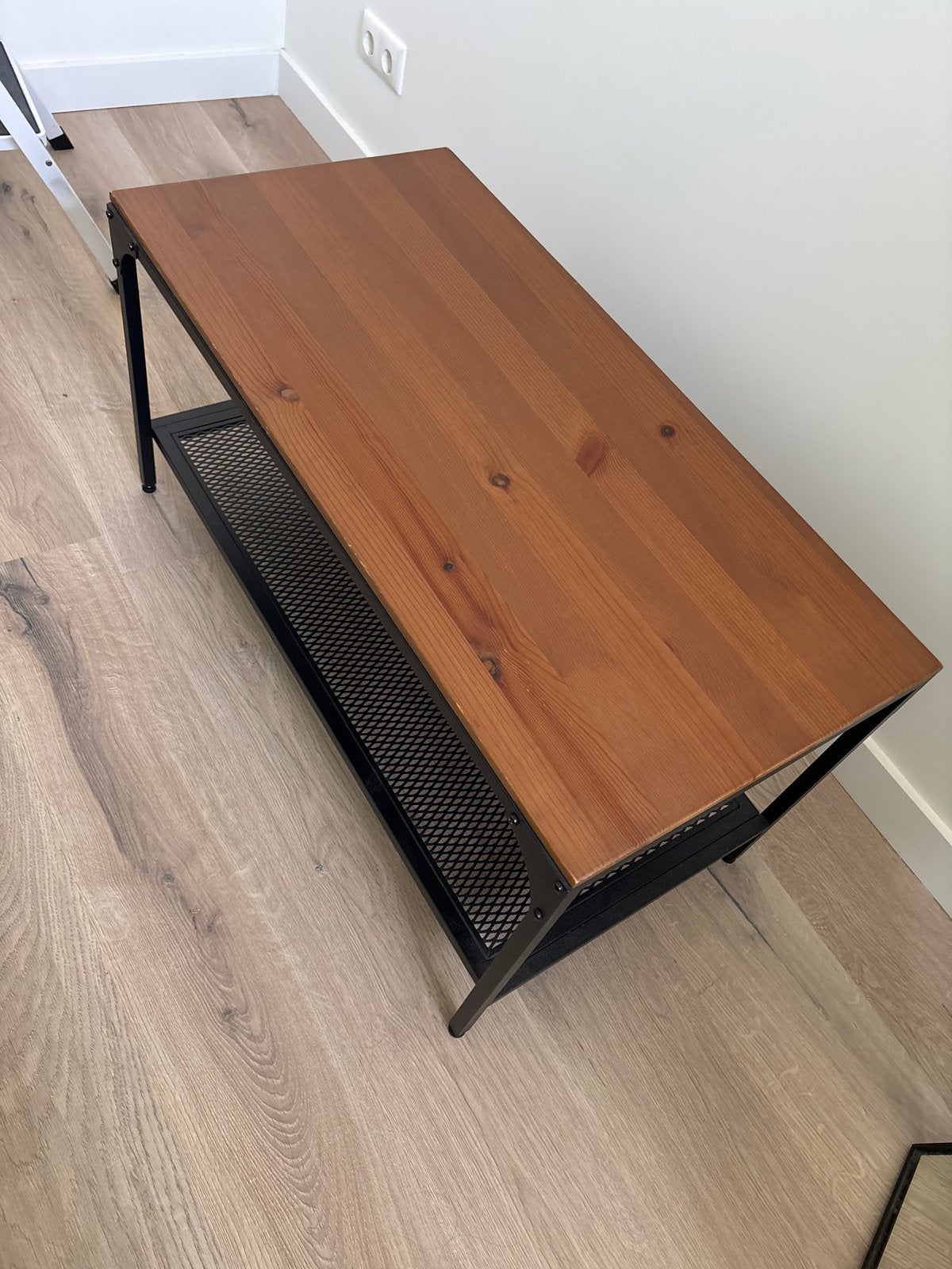 Houten salontafel met metalen onderstel ikea FJÄLLBO, Huis en Inrichting, Tafels | Salontafels, Ophalen, Minder dan 50 cm, 50 tot 100 cm