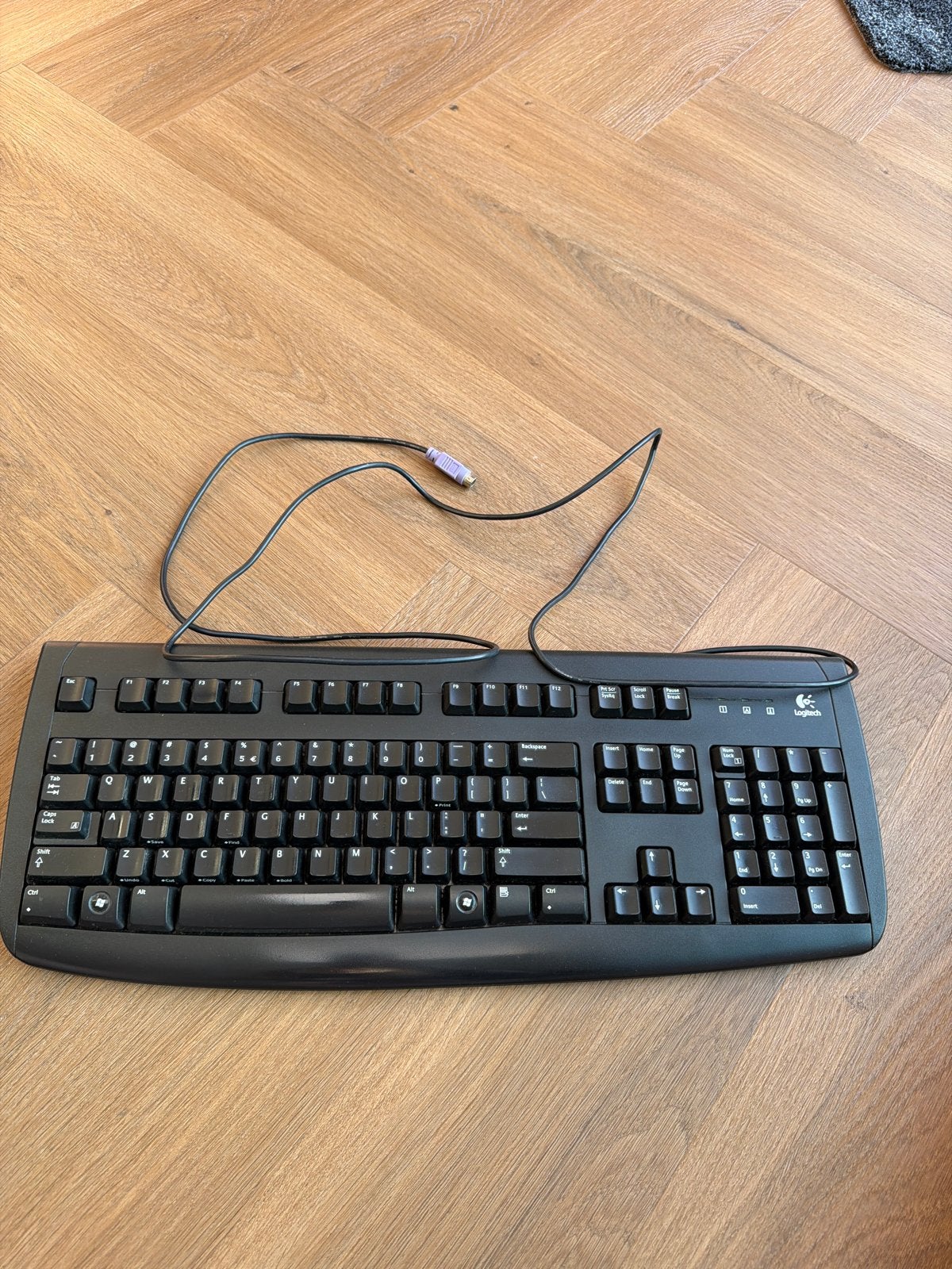 Logitech bedraad toetsenbord - Qwerty, Computers en Software, Toetsenborden, Nieuw, Qwerty, Bedraad, Numeriek gedeelte, Ophalen of Verzenden