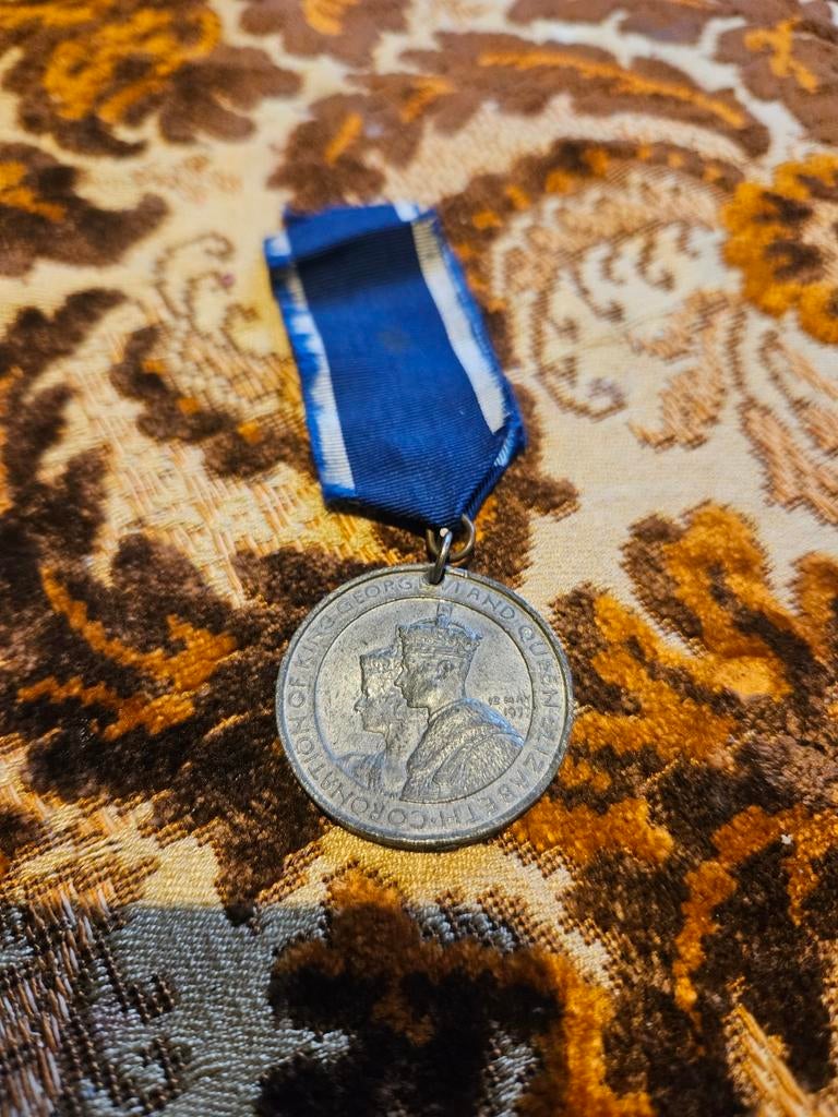 King George VI Coronation Medaille 1937, Verzamelen, Ophalen of Verzenden, Landmacht, Engeland, Lintje, Medaille of Wings