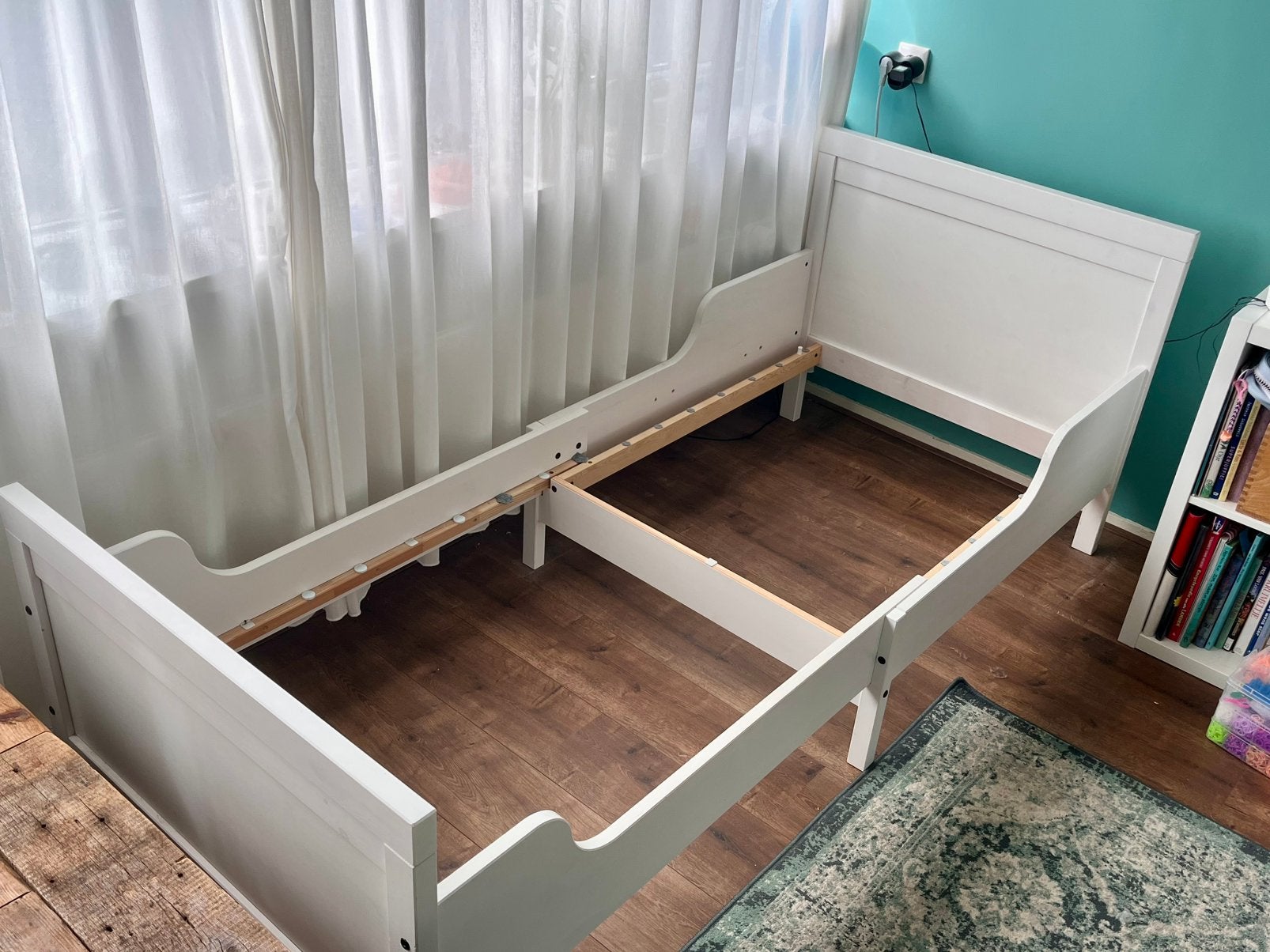 SUNDVIK meegroeibed Ikea + meegroeimatras + lattenbodem, 70 tot 85 cm, Zo goed als nieuw, 180 cm of meer, Ophalen