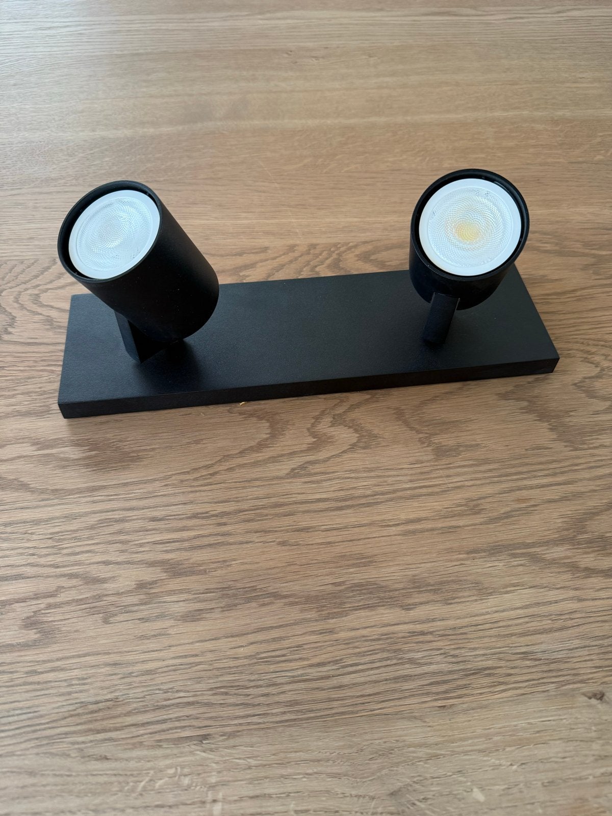 Philips HUE Runner LED Opbouwspot - 2 Spots - Warm Wit, Opbouwspot, Nieuw, Overige fittingen, Ophalen of Verzenden