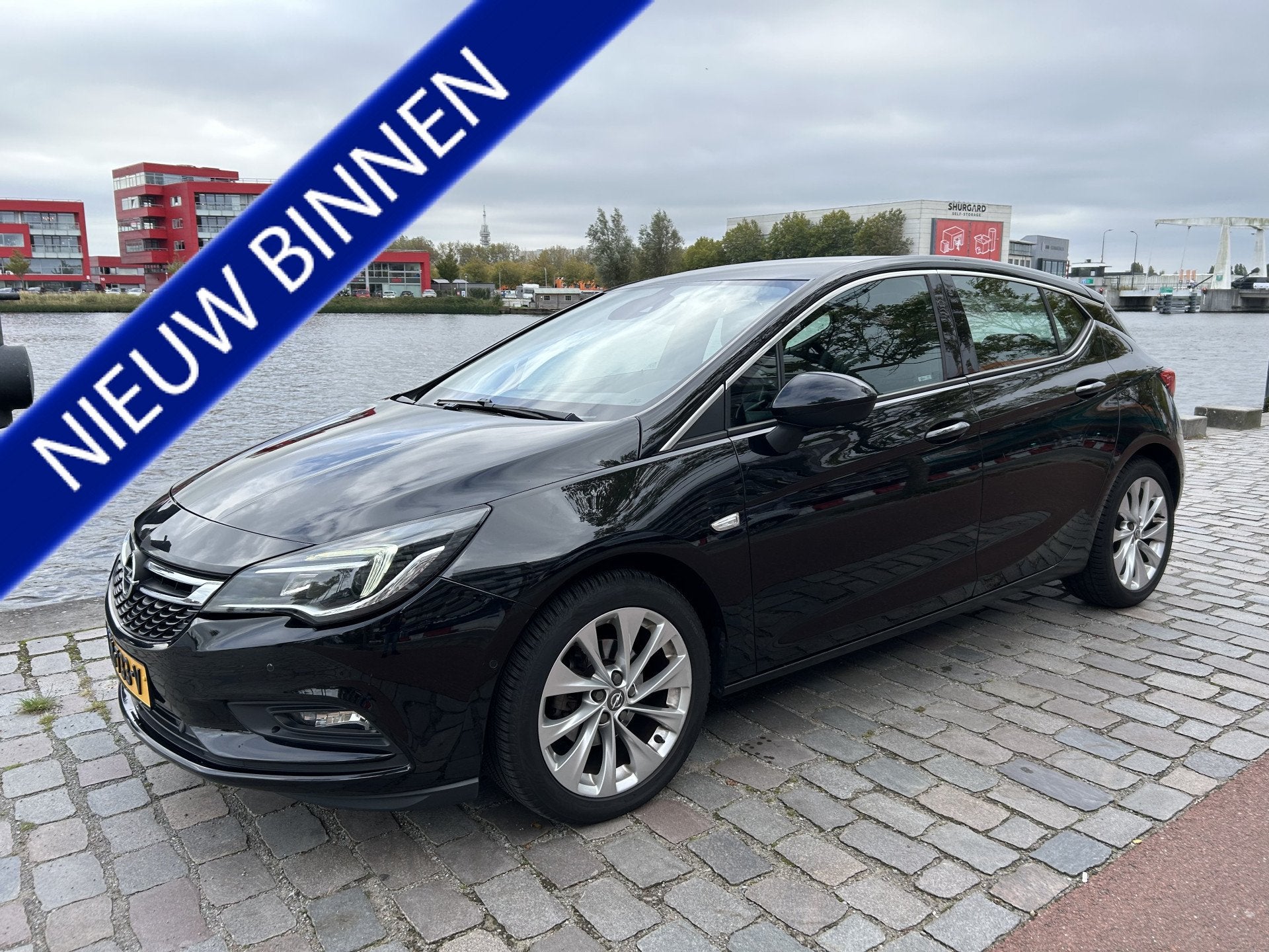 Opel Astra 1.4 Innovation 5 Deurs navigatie airco/ecc nwe ap, Gebruikt, 4 cilinders, 150 pk, Zwart