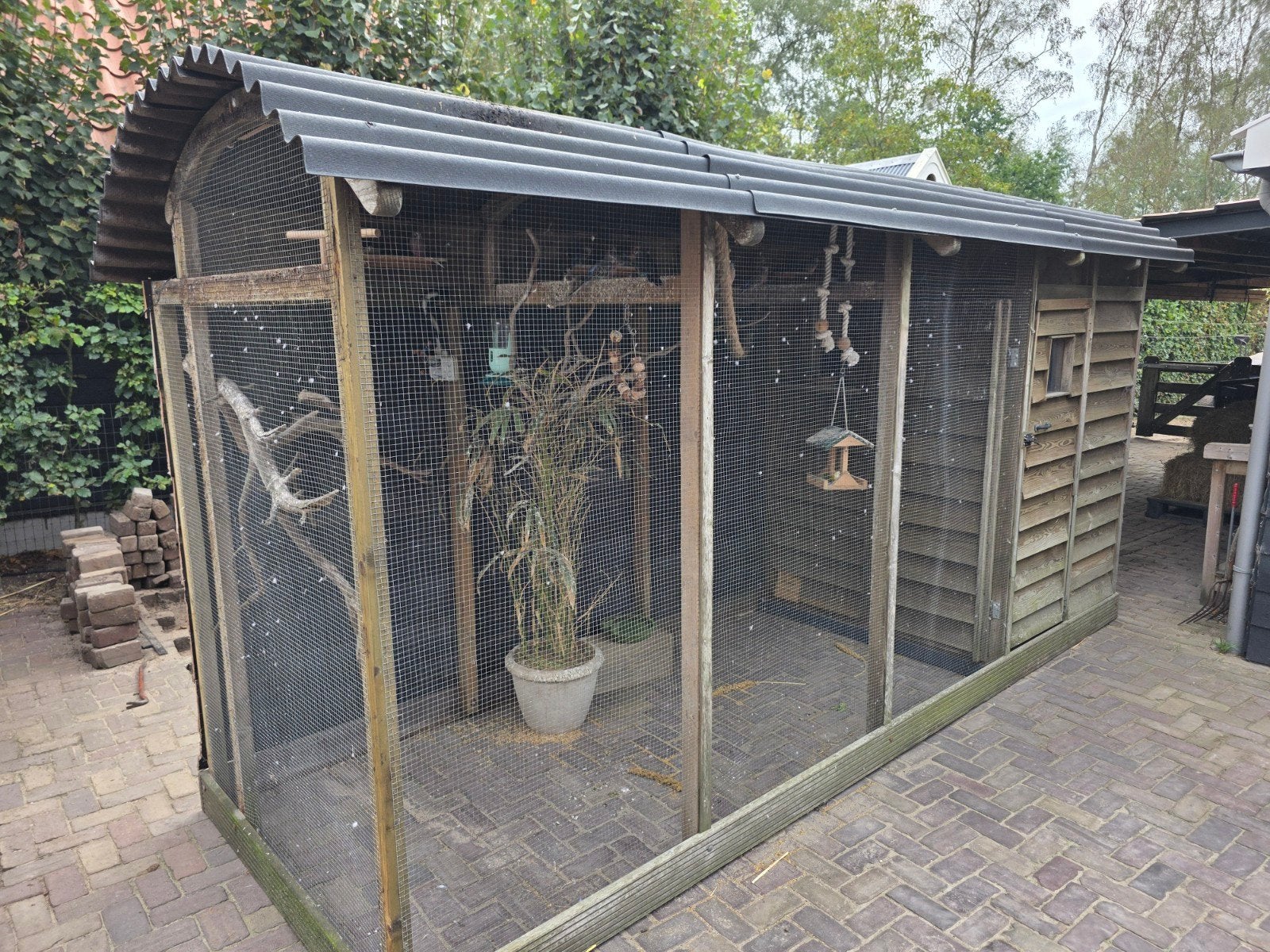 buiten Voliere 4 mtr lang x 1.25 mtr breed, Dieren en Toebehoren, Ophalen, Gebruikt, Hout, Volière