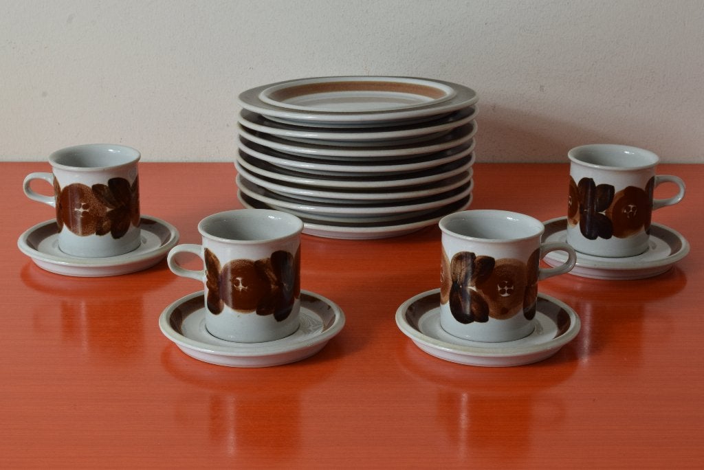 Retro vintage Arabia Rosmarin borden en kop en schotels, Keramiek, Overige typen, Ophalen of Verzenden, Zo goed als nieuw