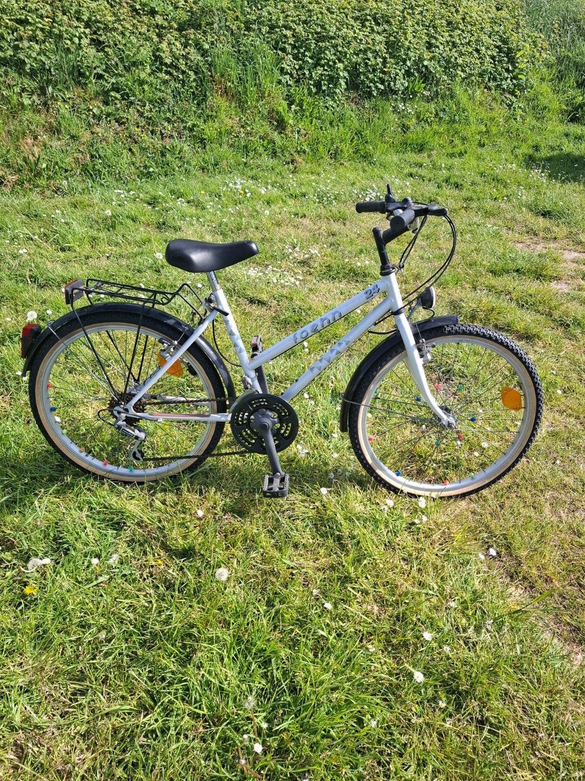 Meisjesfiets 24 inch 18 versnellingen met bagagedrager, Fietsen en Brommers, Overige merken, Gebruikt, Velgrem, Versnellingen