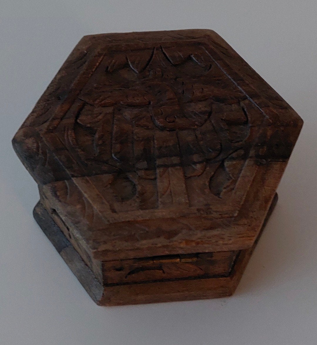 Schattige sieraden Houtsnijwerk doosje Voor €25, Antiek en Kunst, Kunst | Beelden en Houtsnijwerken, Ophalen of Verzenden, Hout