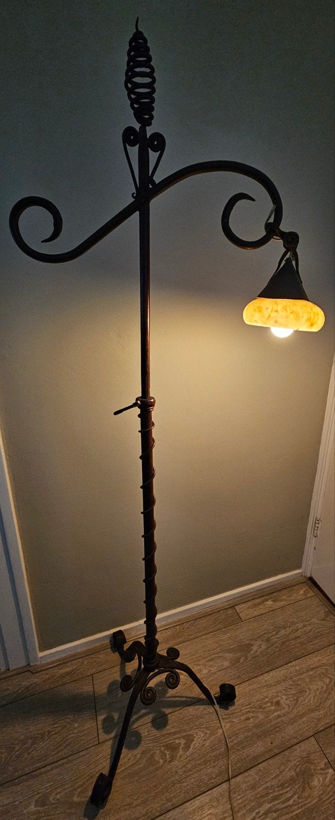 Art Craft lamp uit Engeland. Totale H.1.60cm, Ophalen