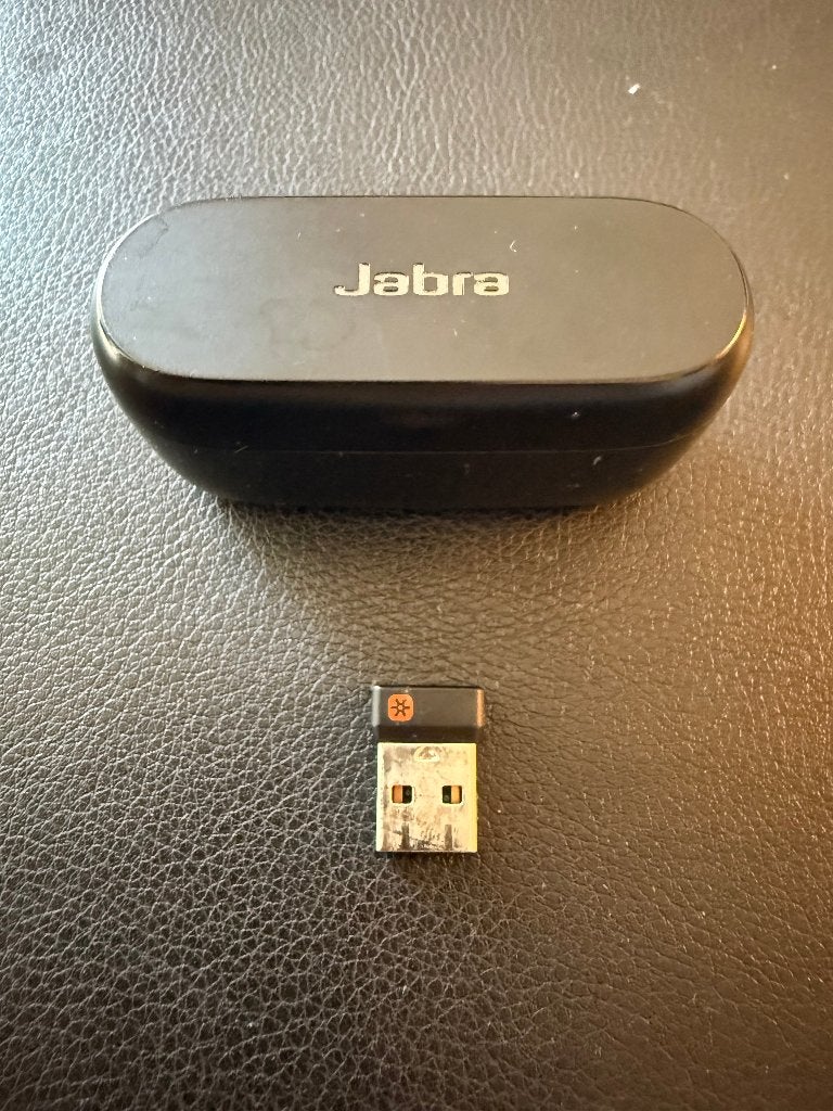 Original JABRA Evolve 2 Buds Charging Case + BT Dongle, Gebruikt, Zwart, Ophalen of Verzenden, In oorschelp (earbud)
