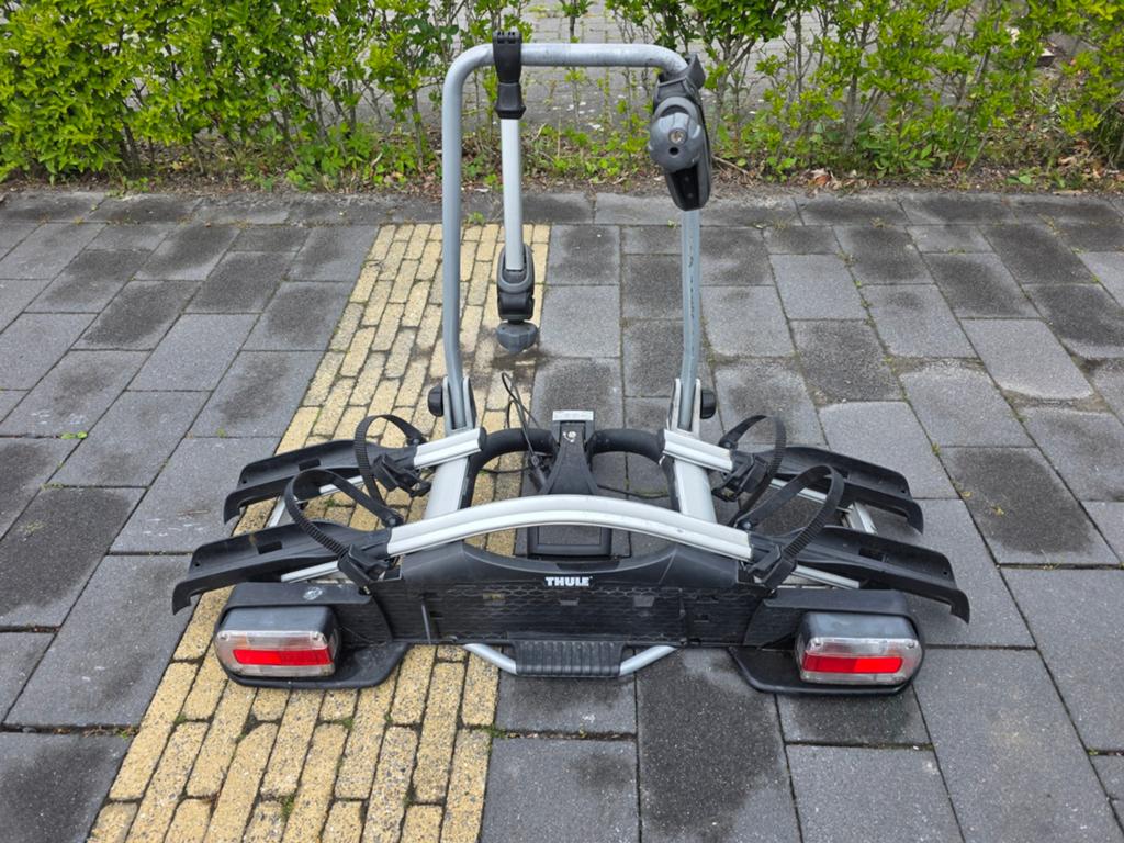 Thule fietsendrager voor 2 fietsen, kantelbaar, Auto diversen, Fietsendragers, Ophalen, Gebruikt, Trekhaakdrager