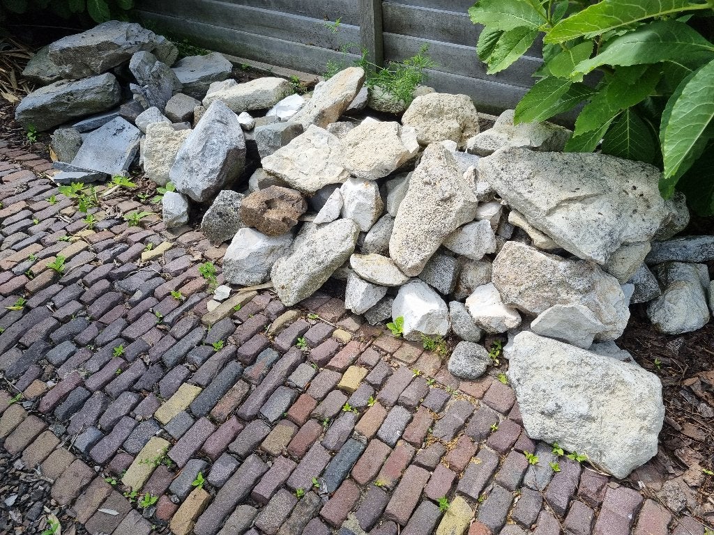 Gratis: stenen-keien voor vijverrand, rotstuin of beekje, Tuin en Terras, Ophalen, Gebruikt, Wit, Overige typen