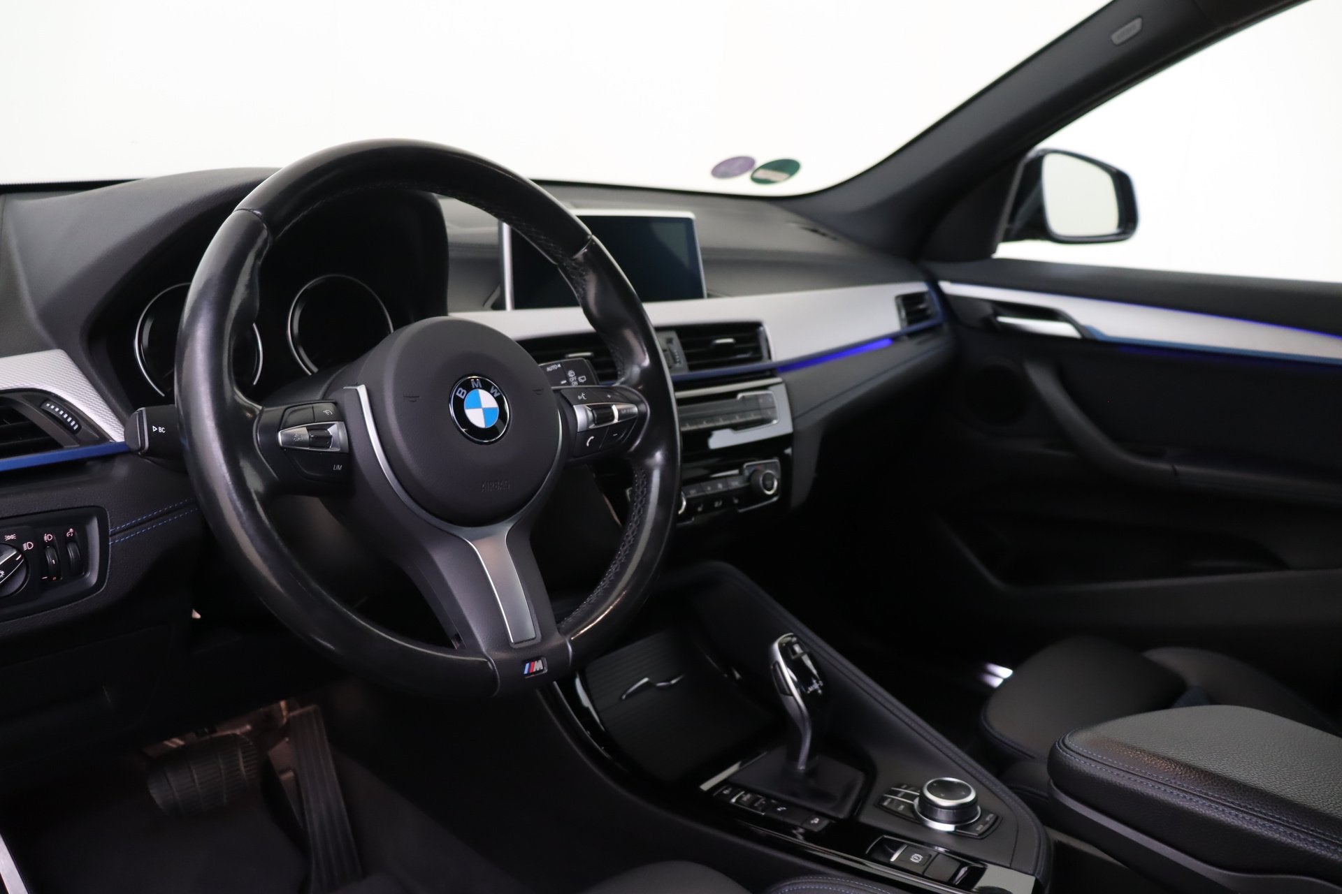 BMW X1 xDrive20i M Sport Automaat / Sportstoelen / LED / Sto, Stof, Gebruikt, 1545 kg, Bedrijf