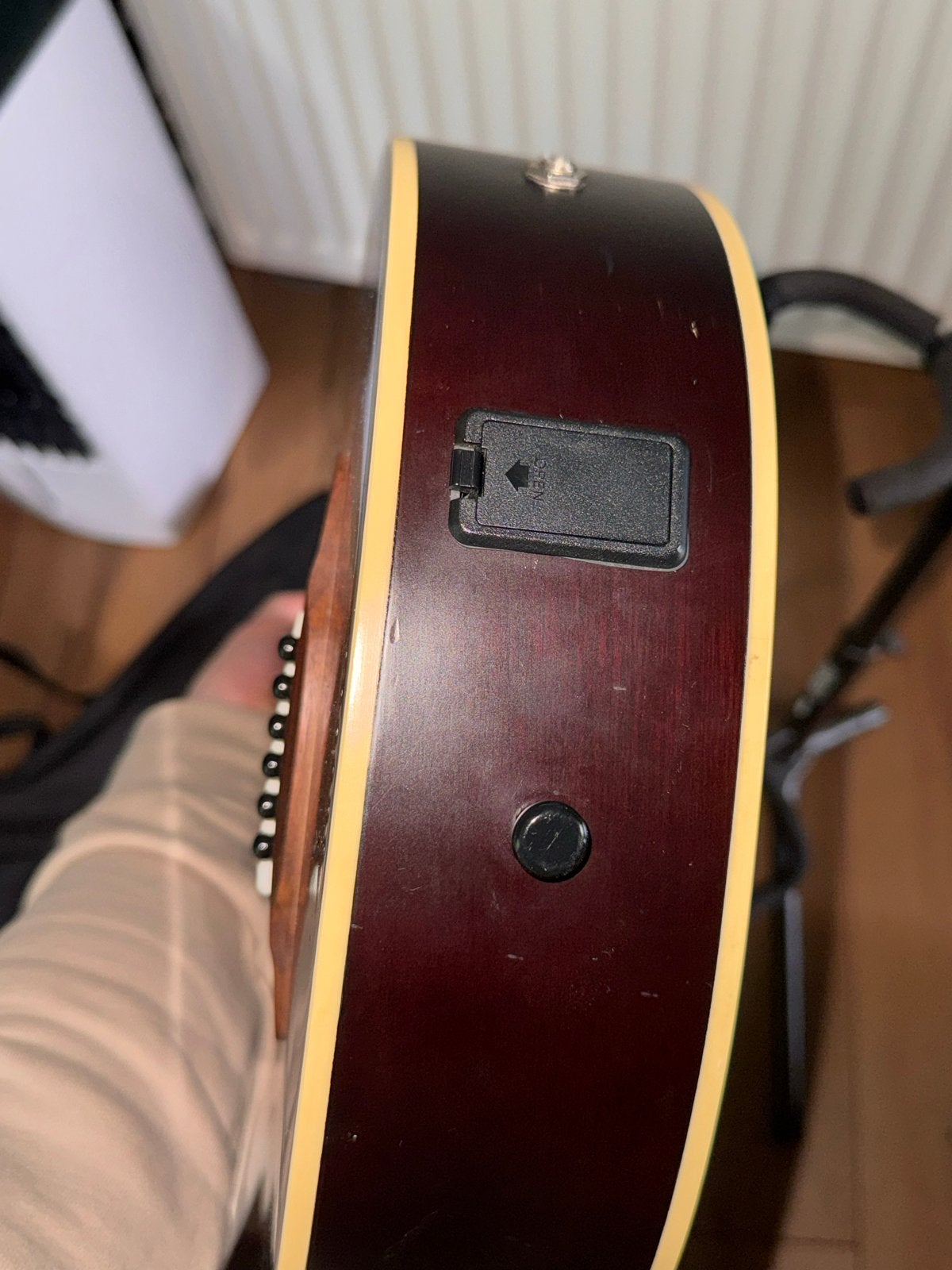 Foto 7 van Yamaha APXT2 akoestische gitaar met AMP , tas en standaard