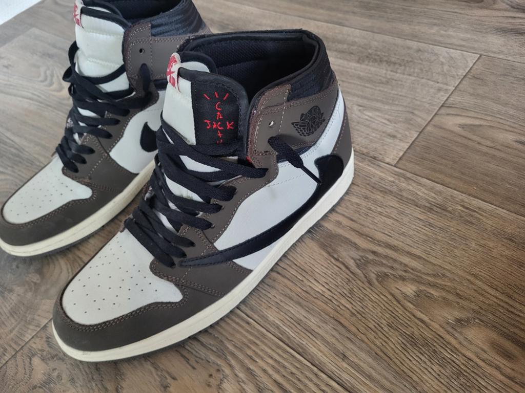 Jordan 1 travis scott mocha, Bruin, Nieuw, Ophalen of Verzenden, Jordan
