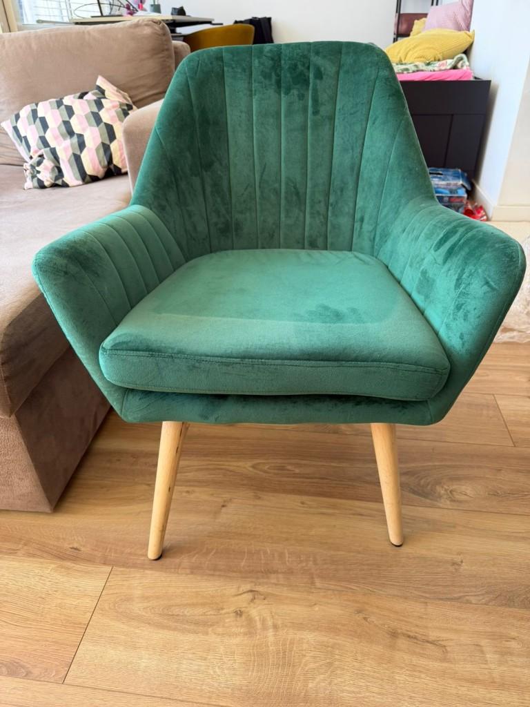 Green Velvet Armchair - Excellent Condition, Ophalen of Verzenden, Zo goed als nieuw, Eenpersoons