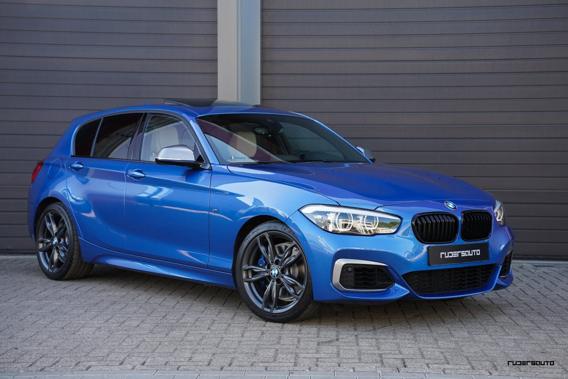 BMW 1-serie M140i LCI2 | Schuifdak | Navi Pro | Camera | Est, Achterwielaandrijving, Gebruikt, Beige, Blauw