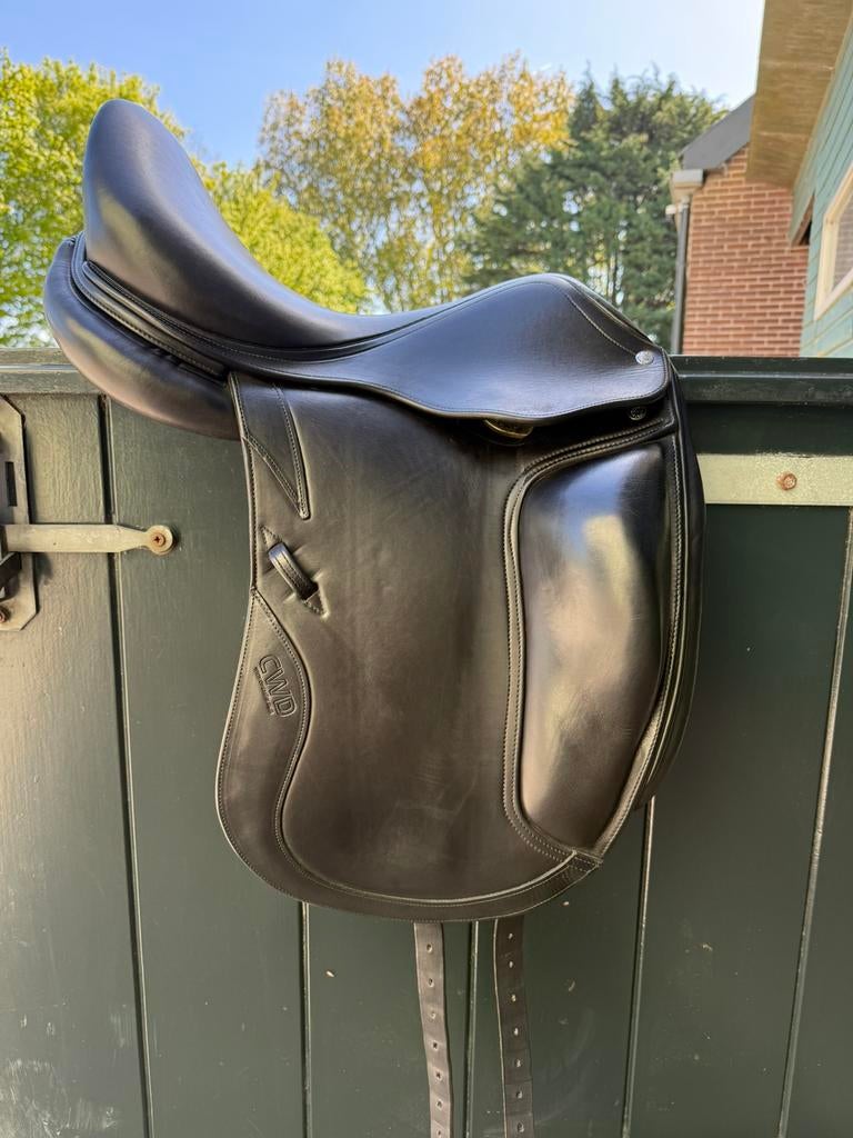 CWD Dressuurzadel 17,5inch, Dieren en Toebehoren, Paarden en Pony's | Zadels, Ophalen of Verzenden, Gebruikt, Dressuur