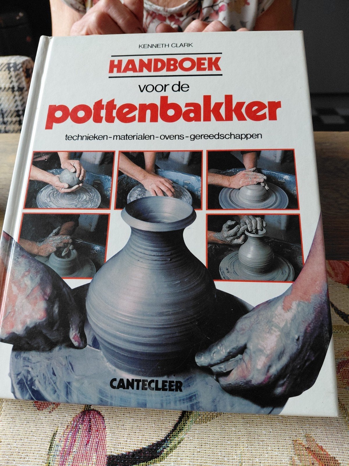 Boek van klei tot keramiek, Ophalen of Verzenden