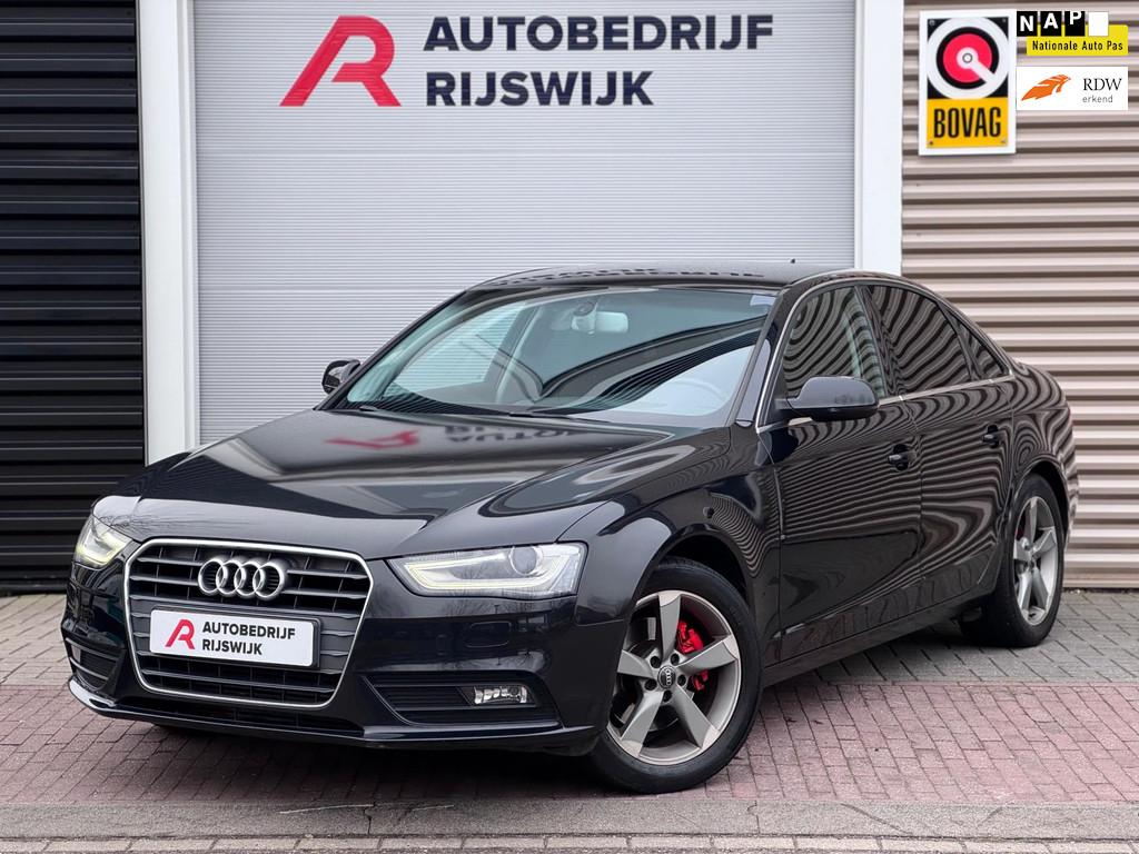 Audi A4 Limousine 1.8 TFSI Business Edition B&O/Xenon/Navi, Auto's, Euro 5, Gebruikt, 4 cilinders, Zwart