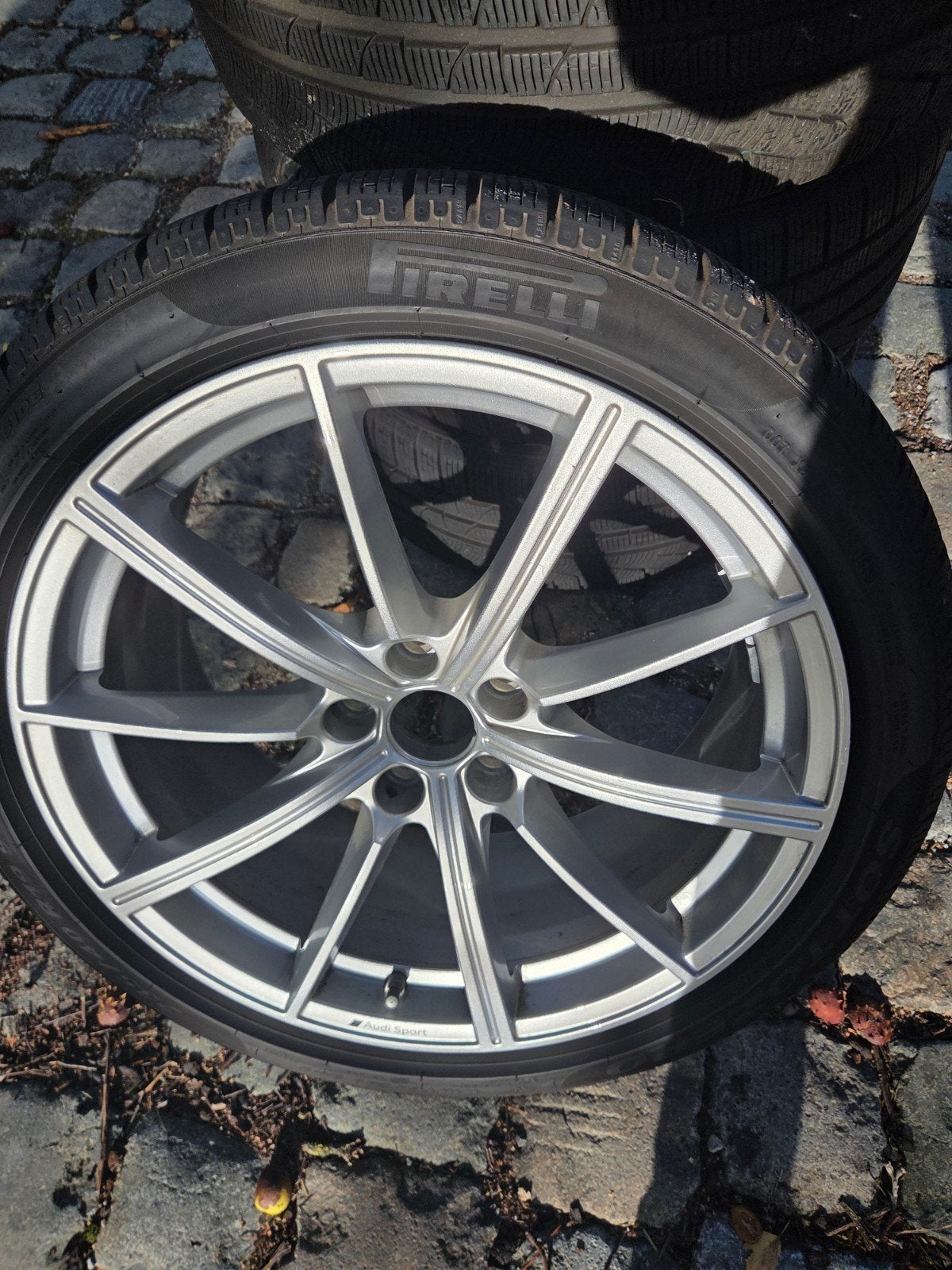 Audi RS4/RS5 Velgen met Pirelli Winterbanden (19 inch), Auto-onderdelen, 19 inch, Gebruikt, Banden en Velgen, 235 mm