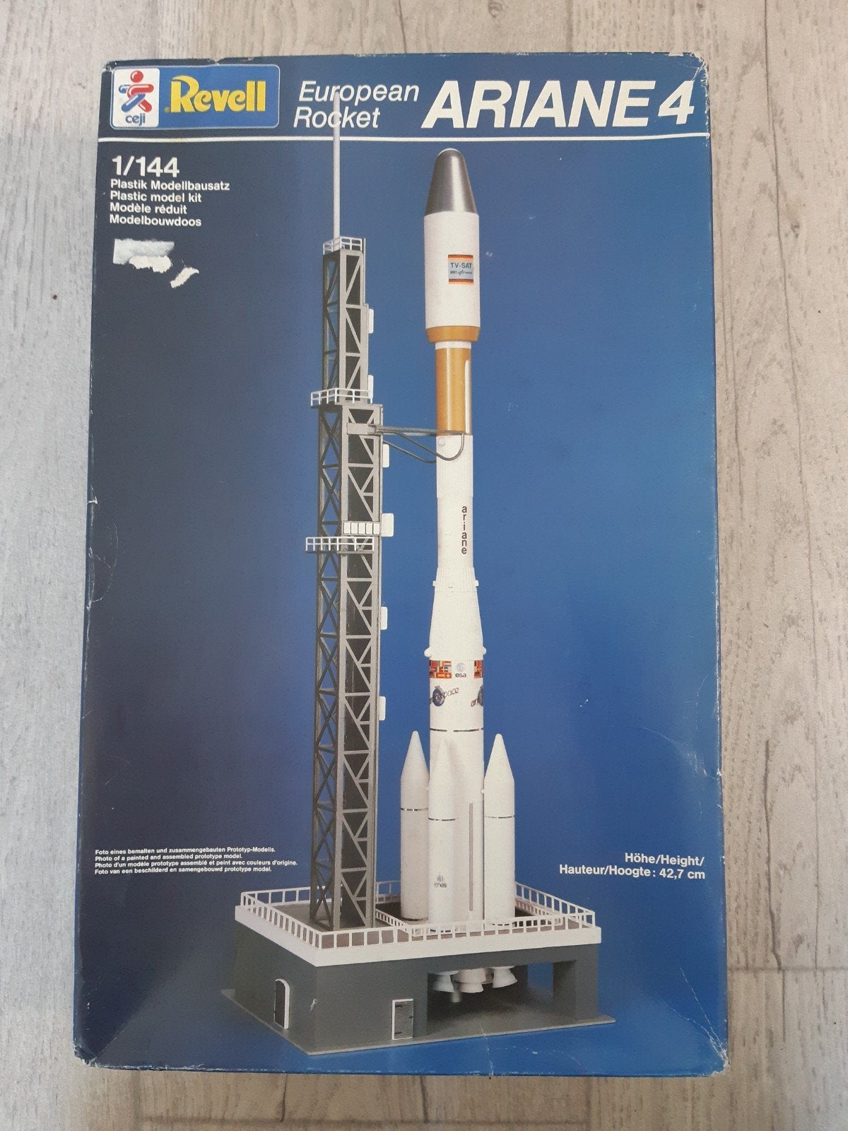 Revell Ariane 4 met lanceer toren, Hobby en Vrije tijd, Modelbouw | Overige, Ophalen of Verzenden, 1:50 tot 1:144